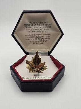 Vintage Golden Maple Leaf Pendant – Real Leaf 24K Gold Plated w/ Original Box 🍁